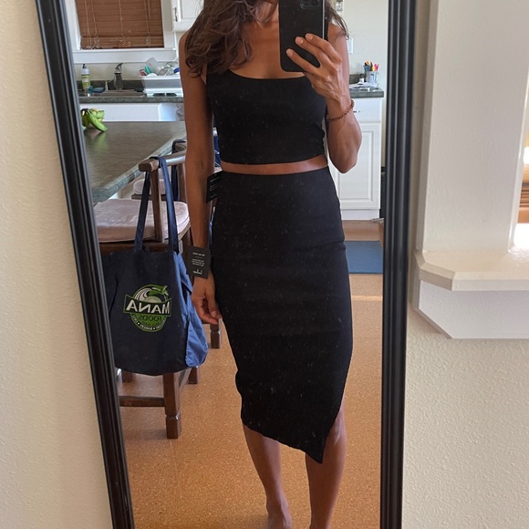 Black ribbed bodycon two piece midi dress - Picture 9 of 9